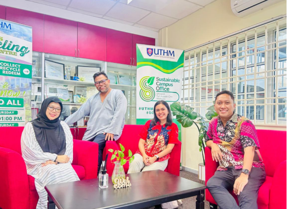 Kunjungan ke Sustainable Campus Office UTHM. Kunjungan ke Sustainable Campus Office UTHM.